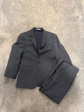 BEAUTIFUL Express Extra Slim Navy 2 Piece Men's Suit 36S Jacket 28x30 Pants